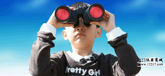 使用望遠鏡持長遠的目標愿景和戰略高度